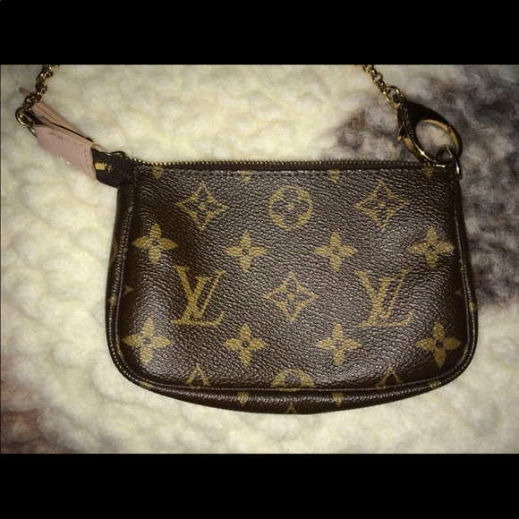AUTHENTIC LOUIS VUITTON MONOGRAM POCHETTE - Picture 3 of 8